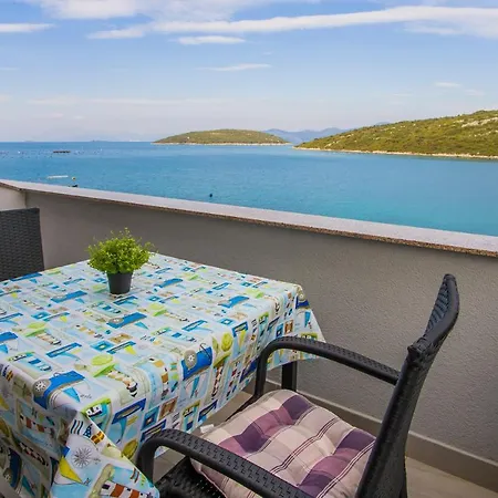 Adria Maja Luka Dubrava *