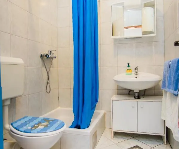 Adria Maja Luka Dubrava *