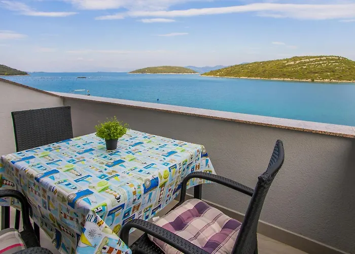 Adria Maja Luka Dubrava *